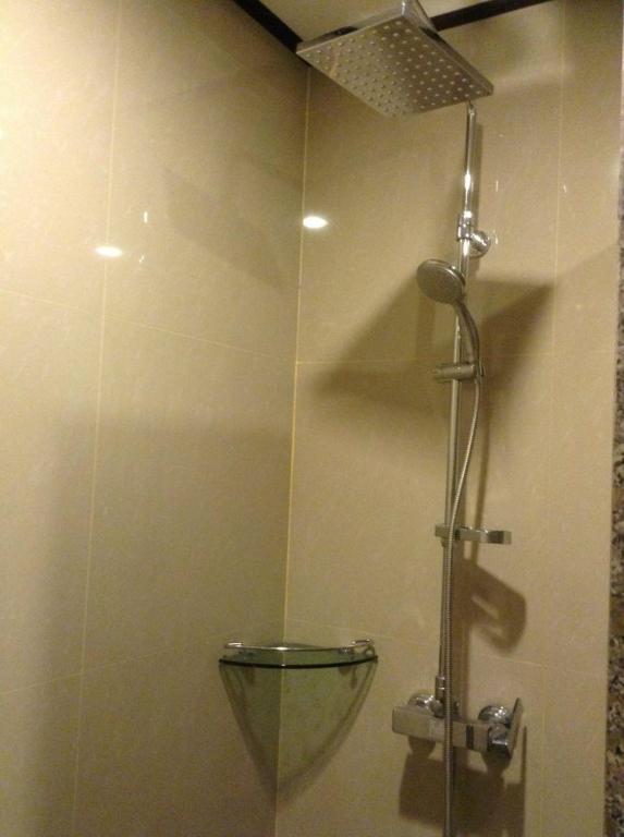Hotel Kan Kanchanaburi City Rum bild