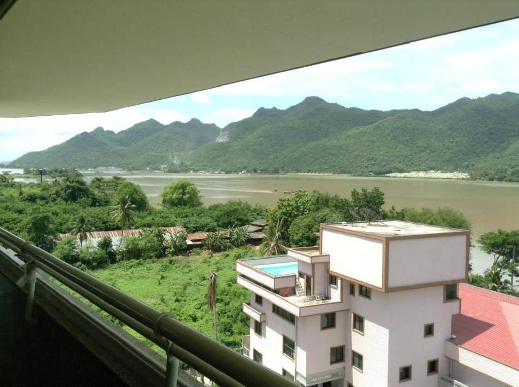 Hotel Kan Kanchanaburi City Exteriör bild