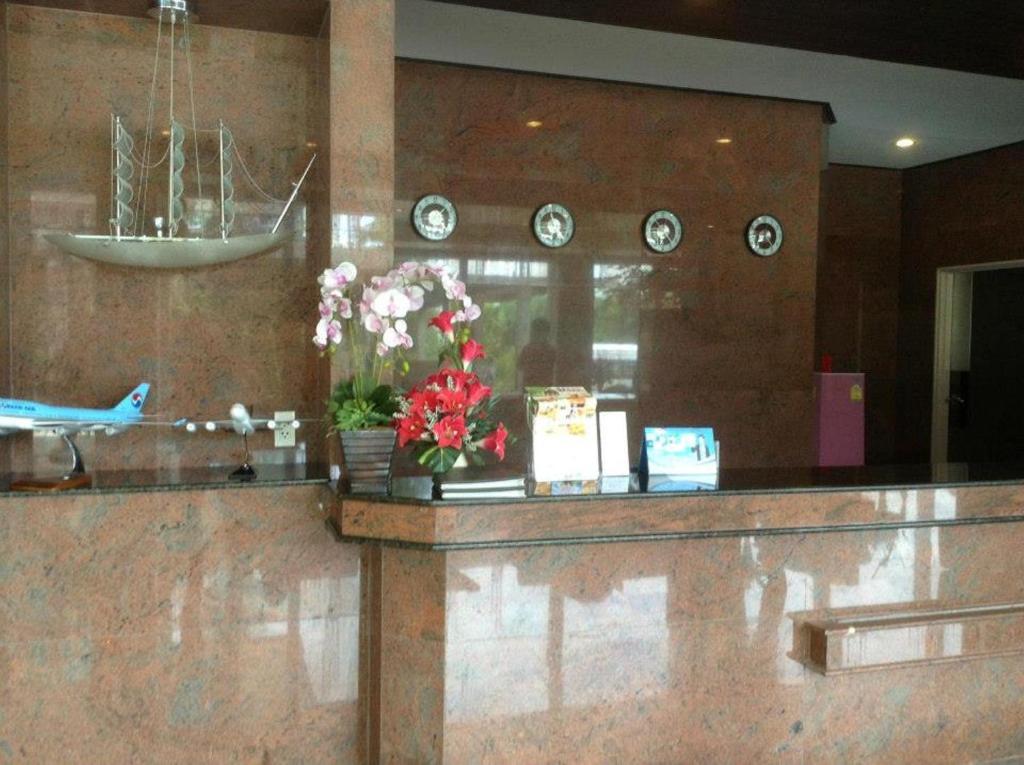 Hotel Kan Kanchanaburi City Exteriör bild