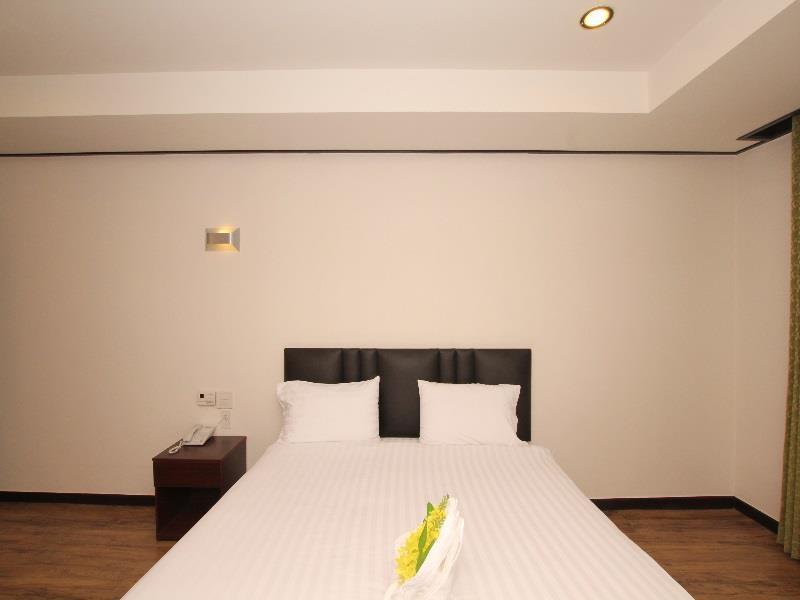 Hotel Kan Kanchanaburi City Exteriör bild