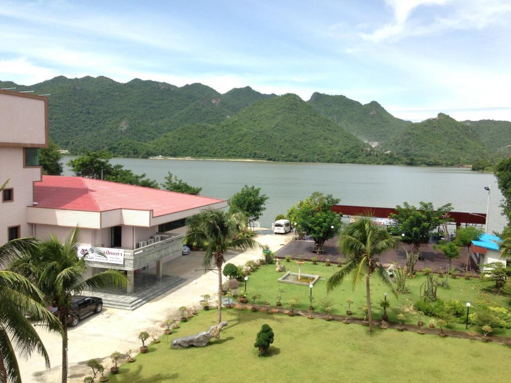 Hotel Kan Kanchanaburi City Exteriör bild